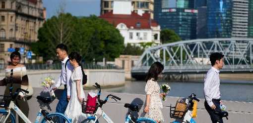 Number of Chinese couples getting married falls to 12-year low, data shows