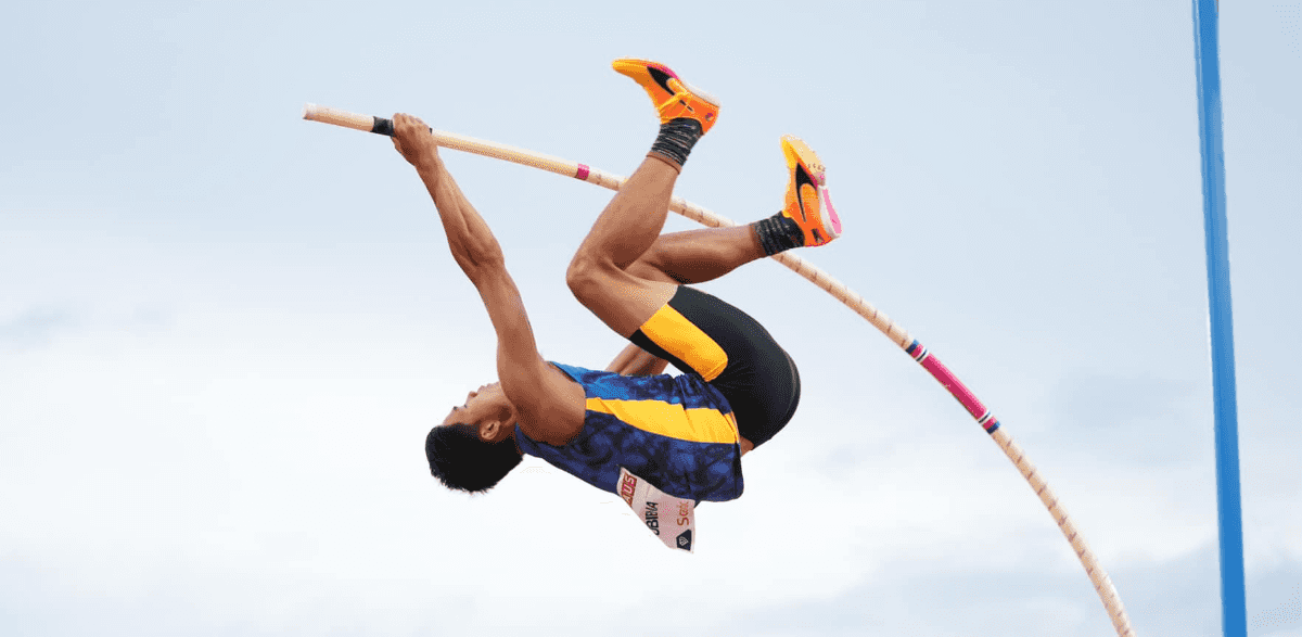 Obiena clinches silver in France