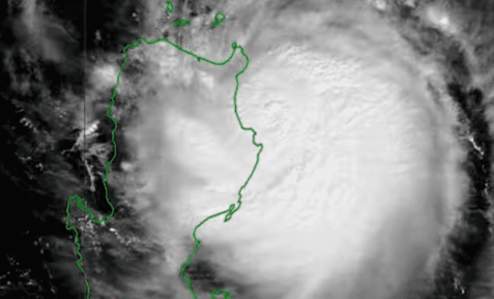 'Ofel' makes landfall in Cagayan