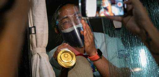 Olympic gold medalist Hidilyn Diaz, makakatanggap ng house and lot at Php3M mula kay Prez Duterte