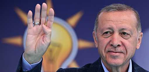 On final day of campaign, Erdogan accuses Turkish opposition of working with Biden