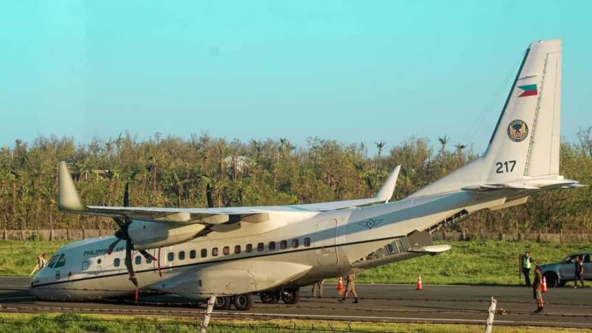 PAF C-295 that lost its tires, ran aground at Basco Airport is safely removed