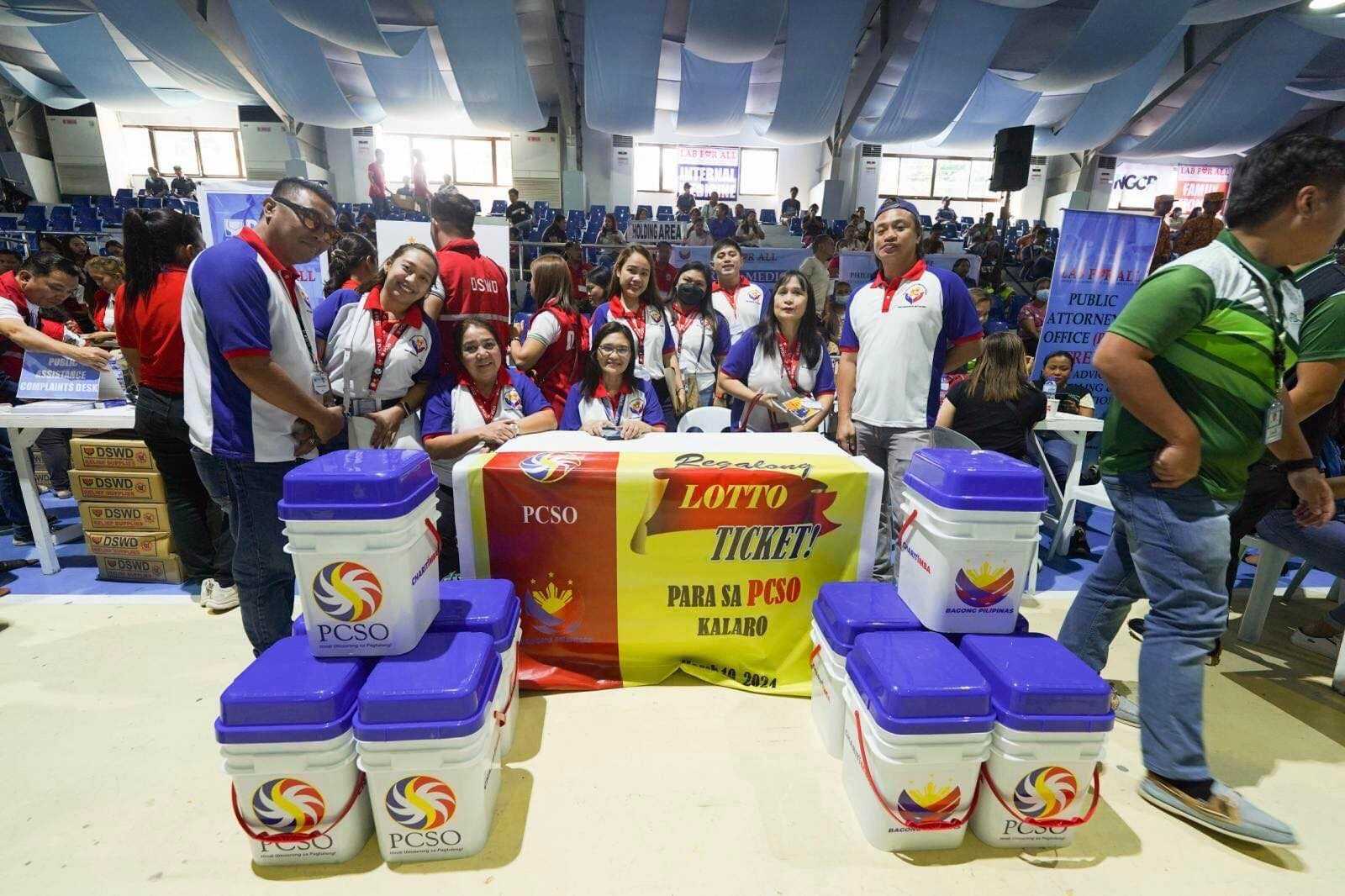 PCSO distributes aid in "Lab for All" event in Isabela