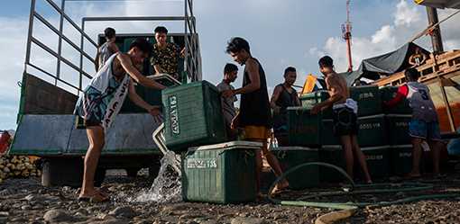 Philippines urges fishermen to keep up presence at China-held shoal