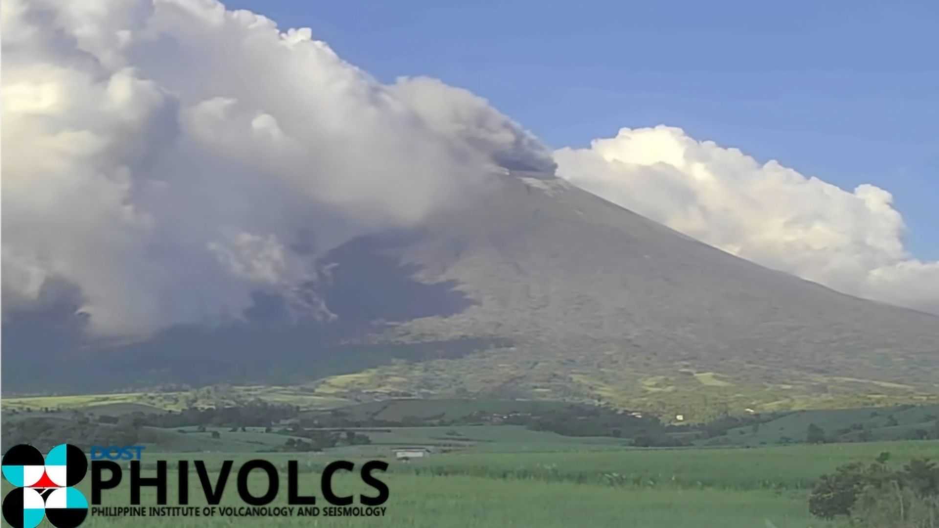 PHILVOLCS: Continuous degassing with occasional ash emission recorded at Kanlaon volcano