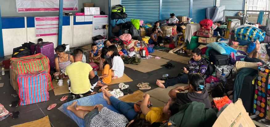 PCG: Over 3,700 passengers, drivers stranded in various ports due to Egay