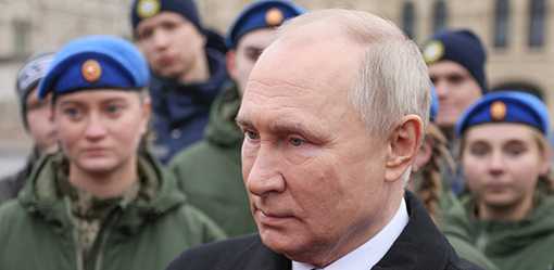 Russia's Putin to stay in power past 2024, sources say