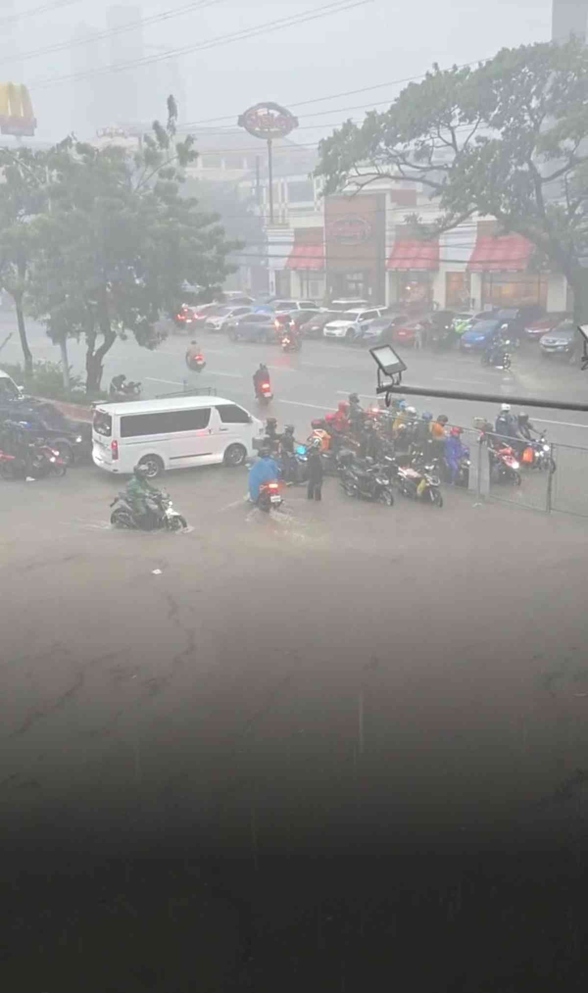 Several areas in Quezon City flooded due to heavy rains