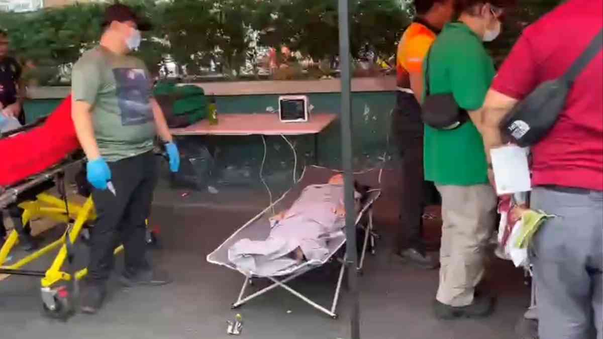 Several devotees faint as Traslacion passes through Finance Road