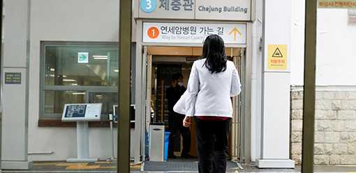 South Korea's Yoon says won't back down over medical reforms as doctors strike