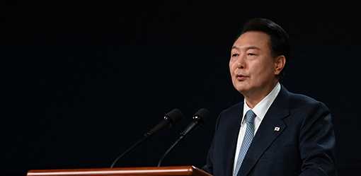 South Korea hosted summit warns of AI risks to democracy