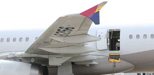 South Korean court issues warrant for man who opened Asiana plane door mid-air, Yonhap reports