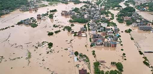Southern China drenched, many flights cancelled as rain storms pound region