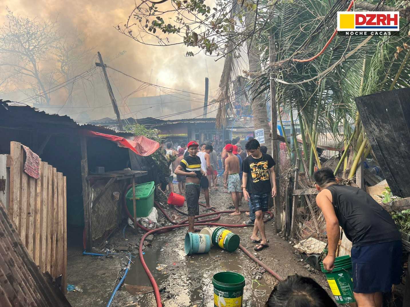 Fire razes residential area in Taguig City