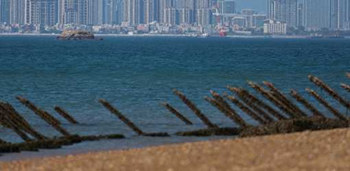 Taiwan bar on frontline with China blends history into cocktails