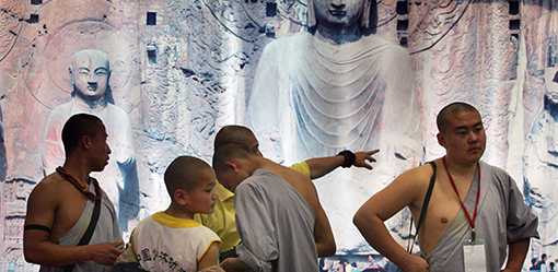 Taiwan to allow Chinese tourists, business people to visit again