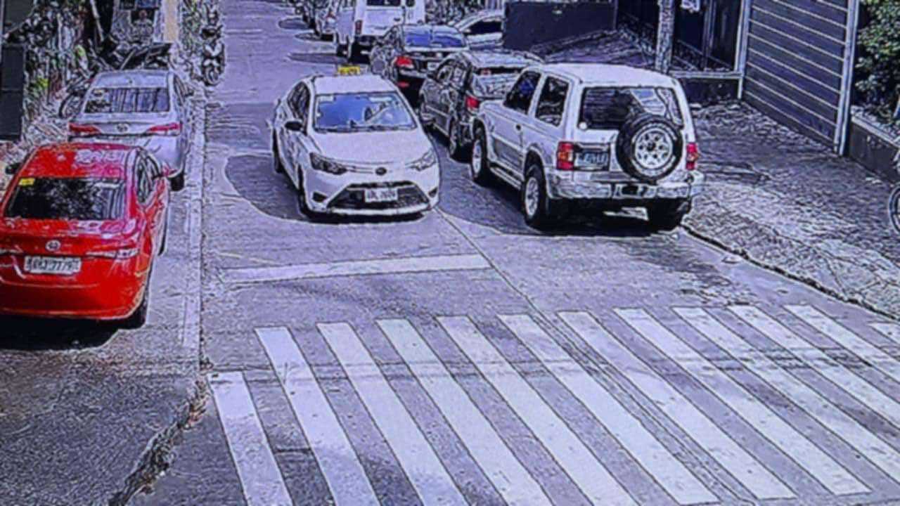 Taxi driver, operator face show cause order after driver speeds off with excess payment