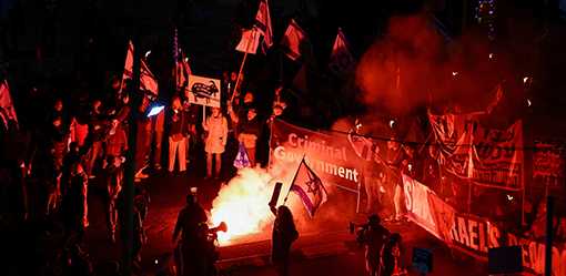 Tens of thousands of Israelis protest against justice reform plans