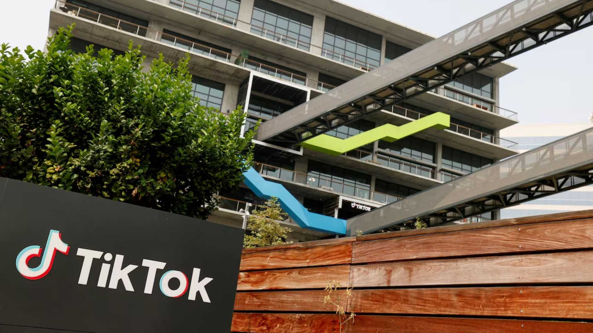 TikTok returns on Apple, Google app stores as Trump delays ban