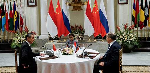 Top diplomat says China, ASEAN pushing ahead with free trade area talks