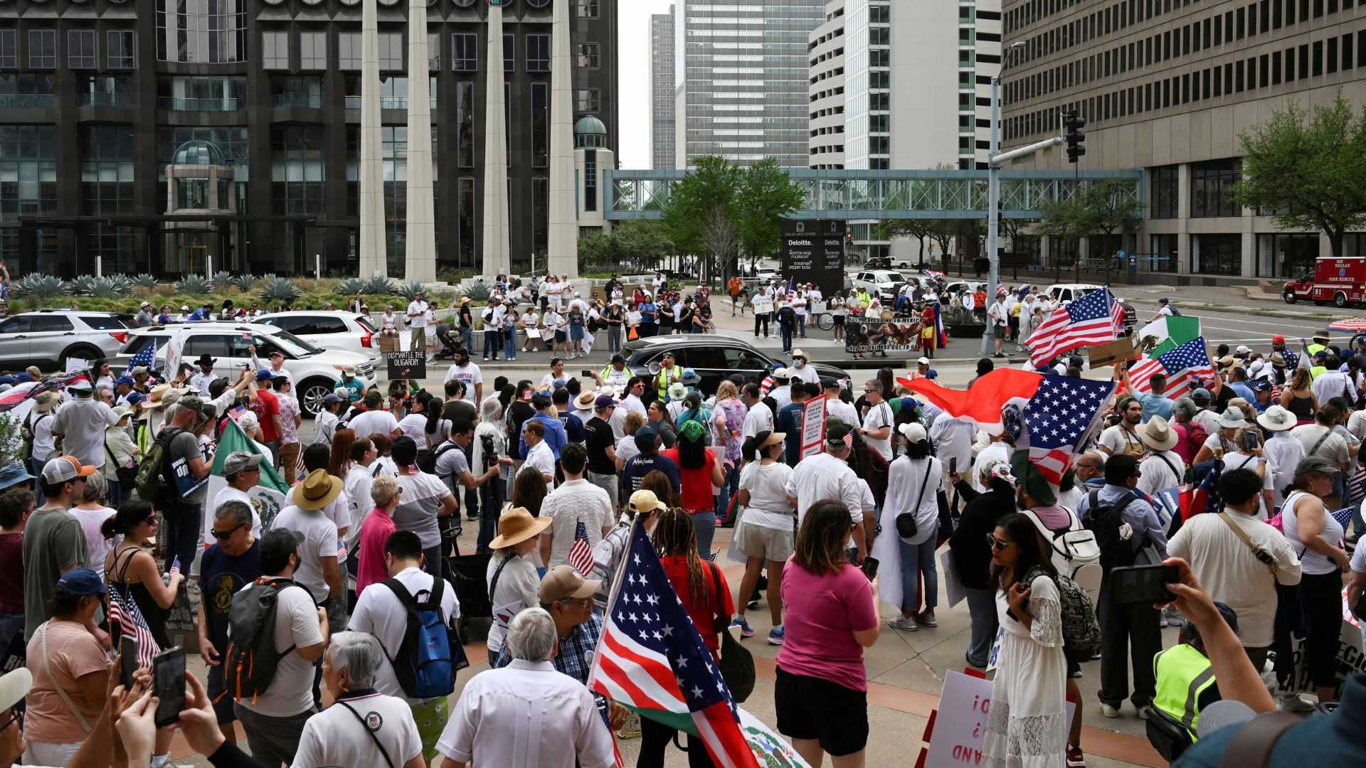 Trump seeks to revoke immigrants' Social Security numbers