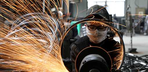 Tumbling exports feed worker unrest in world's factory China