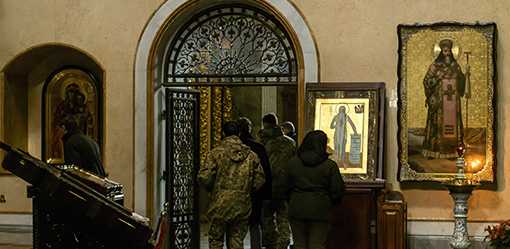 Ukraine orders punitive measures on clerics with Moscow links