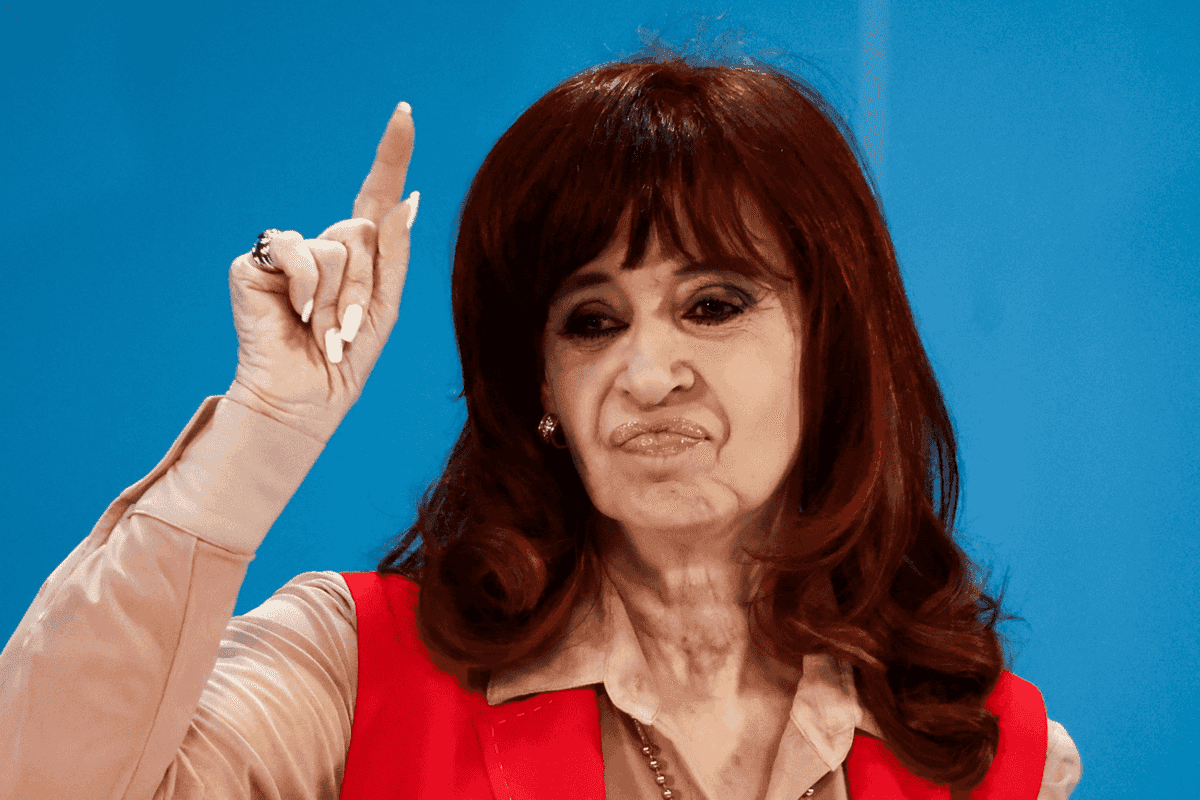 US bars ex-Argentine president Fernandez de Kirchner on graft accusations