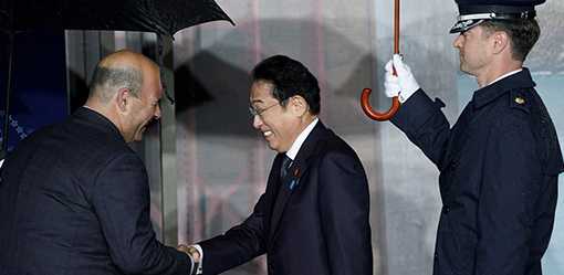 US, Japan and South Korea leaders hold brief meeting at APEC