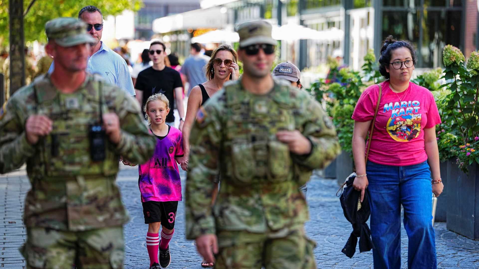 US National Guard troops in Washington to begin carrying weapons, officials say