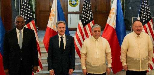 US pledges funds to boost Philippine defences amid China disputes