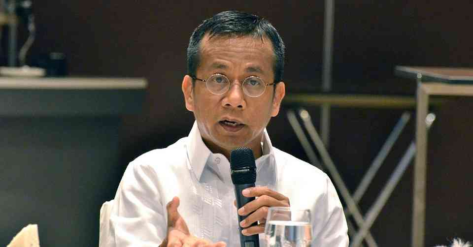 Wage hike harmful to economy, says NEDA chief