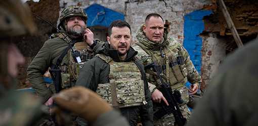 Zelenskiy visits front line amid speculation about the fate of top general
